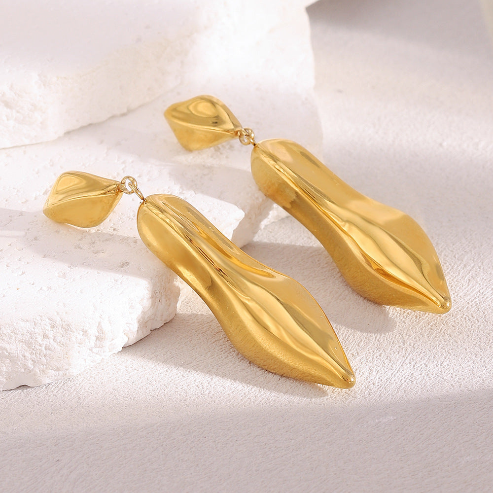 Orecchini a perno con ciondolo a tacco alto geometrico alla moda in acciaio inossidabile con placcatura in oro 18 carati