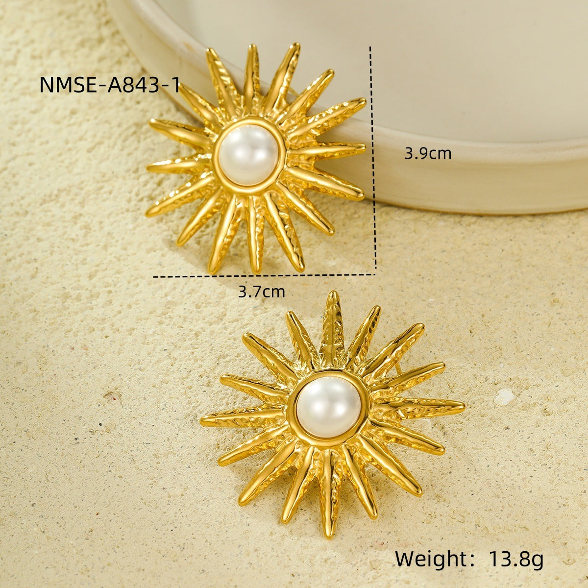 Orecchini a perno da donna vintage a forma di girasole in acciaio inossidabile placcato oro