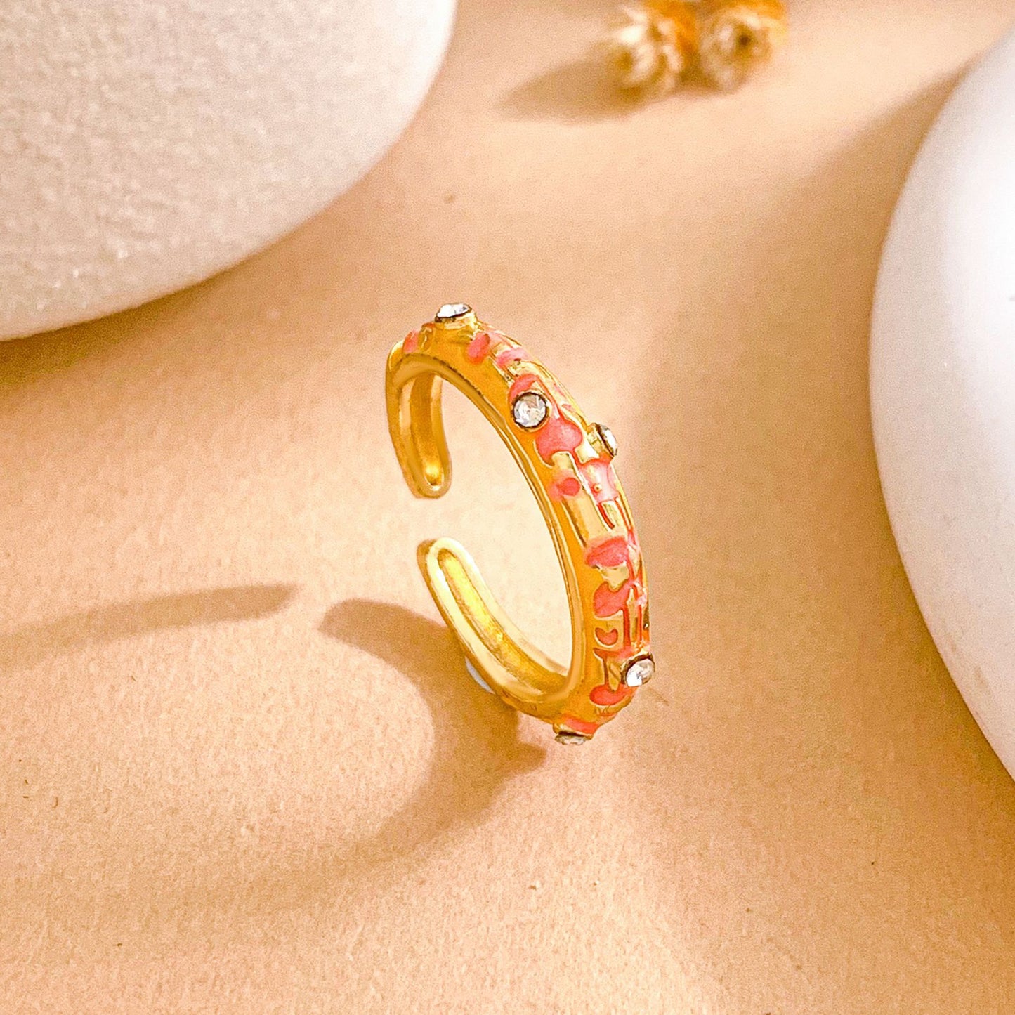 Sweet Minimalist Gold Plated Brass Ring with Rhinestone Inlay and Drip Oil Floral Heart Design for Women