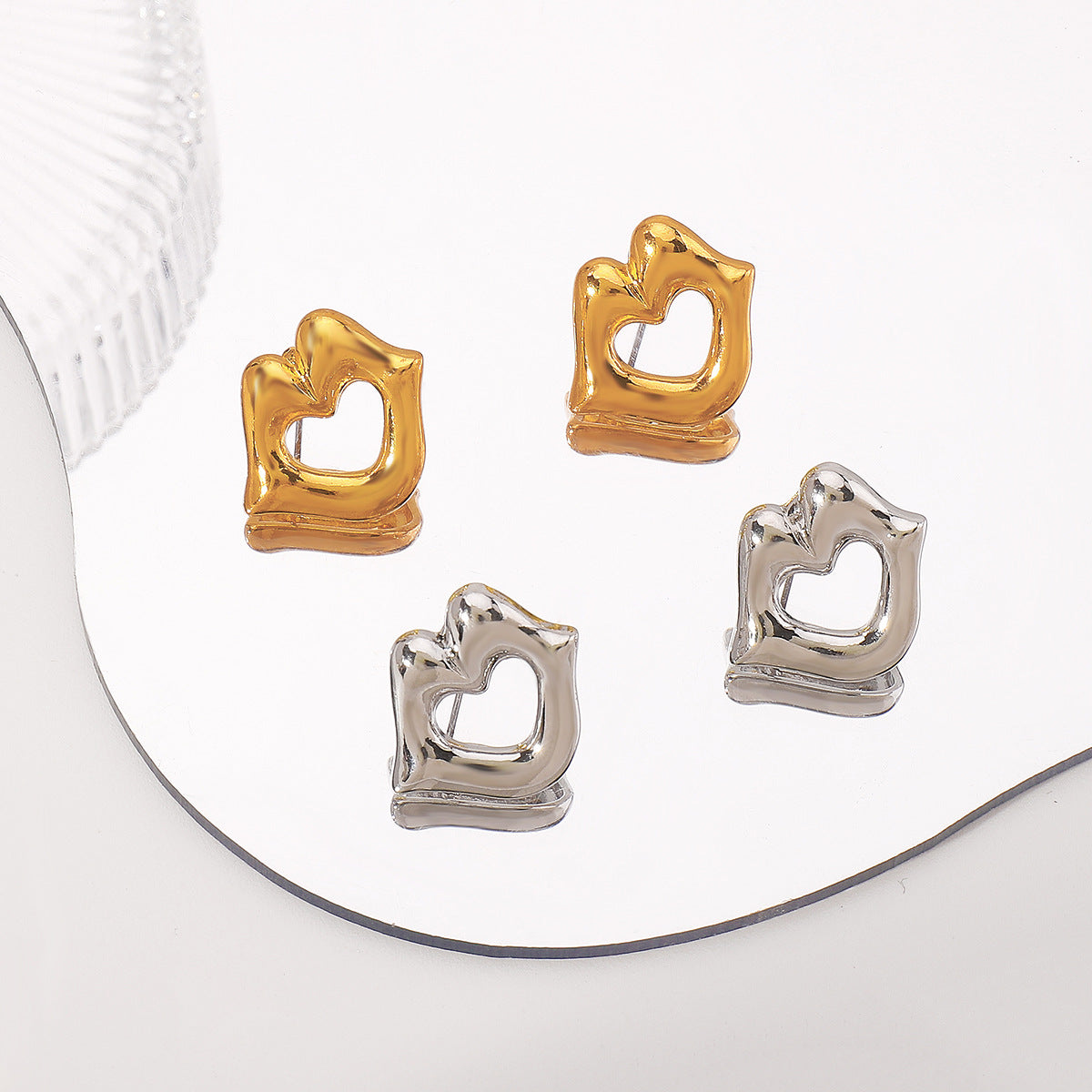 Pendientes de aleación con forma de labios geométricos vintage para mujer con acabado chapado
