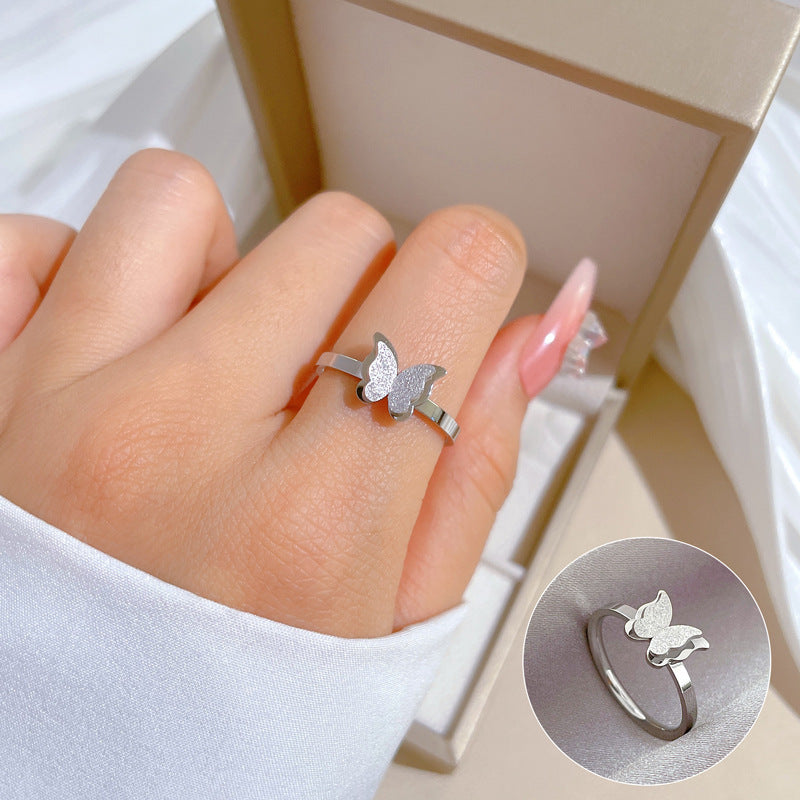 Anillo Minimalista de Acero Inoxidable Pulido con Mariposa para Unisex