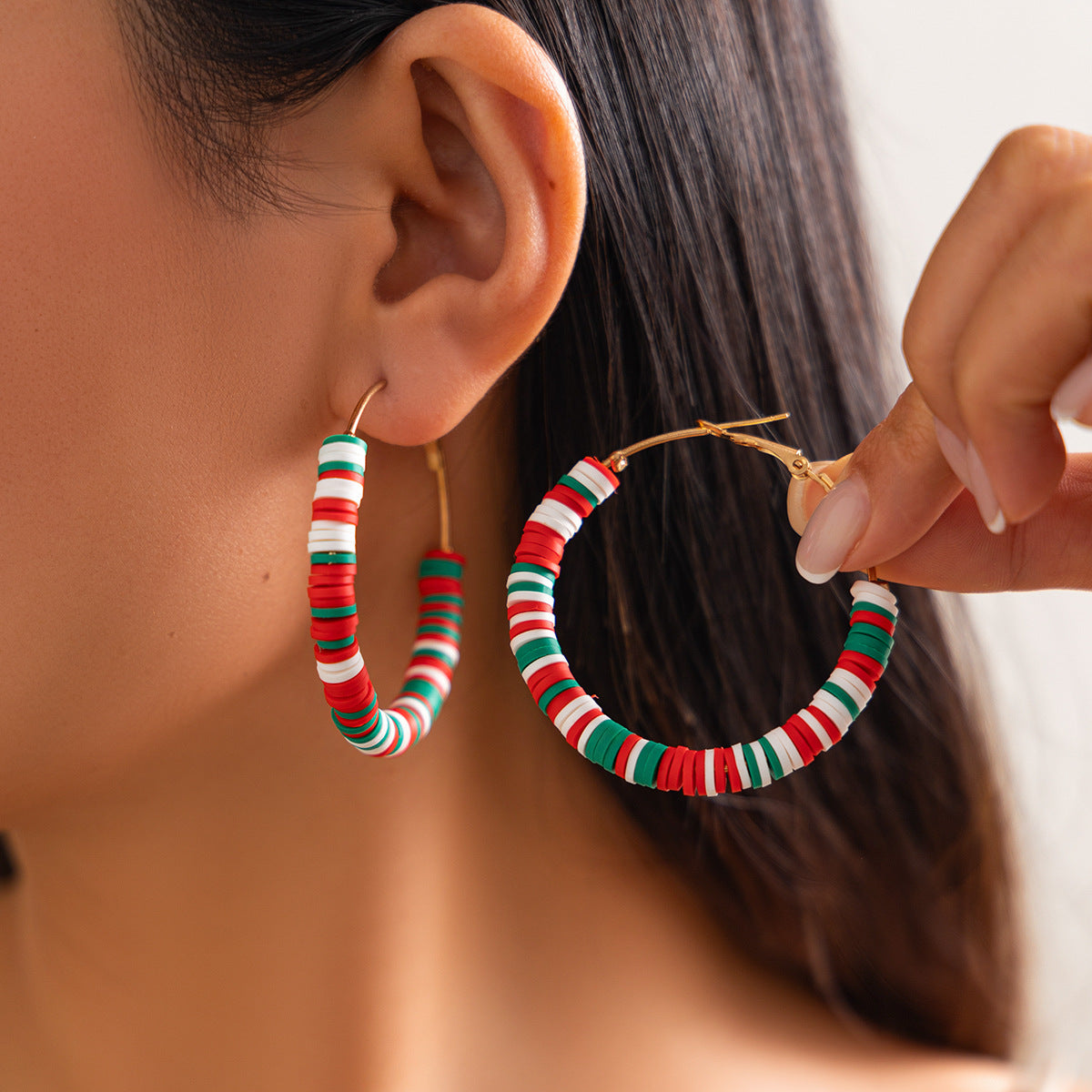 Pendientes de aro geométricos de cerámica con temática navideña y colgante de Papá Noel para mujer