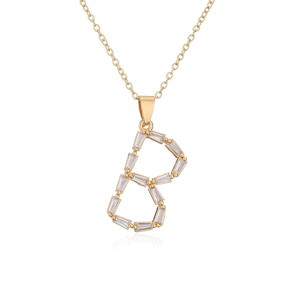 Collana da donna con ciondolo a lettera minimalista in ottone, placcata in oro 18K con intarsio di zirconi