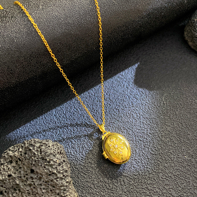 Vintage Micro-Paved Cubic Zirconia Crown Heart Star Geometric Brass Pendant Titanium Steel Box Chain Necklace for Unisex