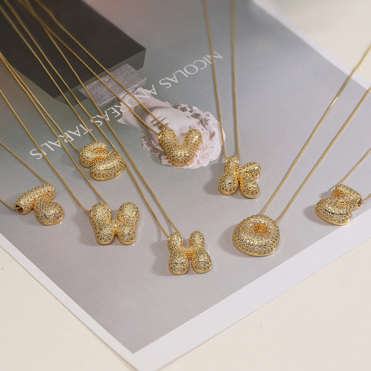 Collana a forma di lettera minimalista in rame placcato oro vero da donna