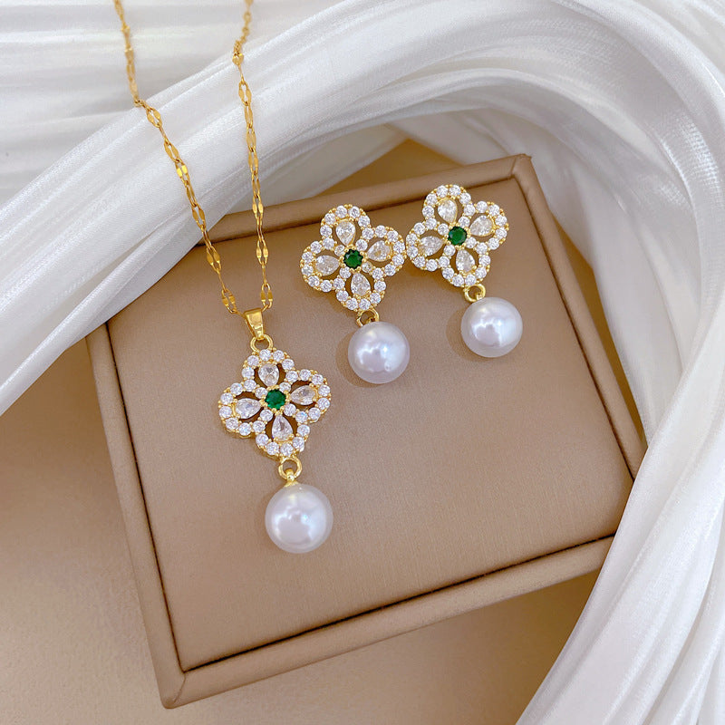 Sweet Luxury Floral Moon Pearl Rhinestone Pendant Titanium Steel Cable Chain Necklace for Unisex