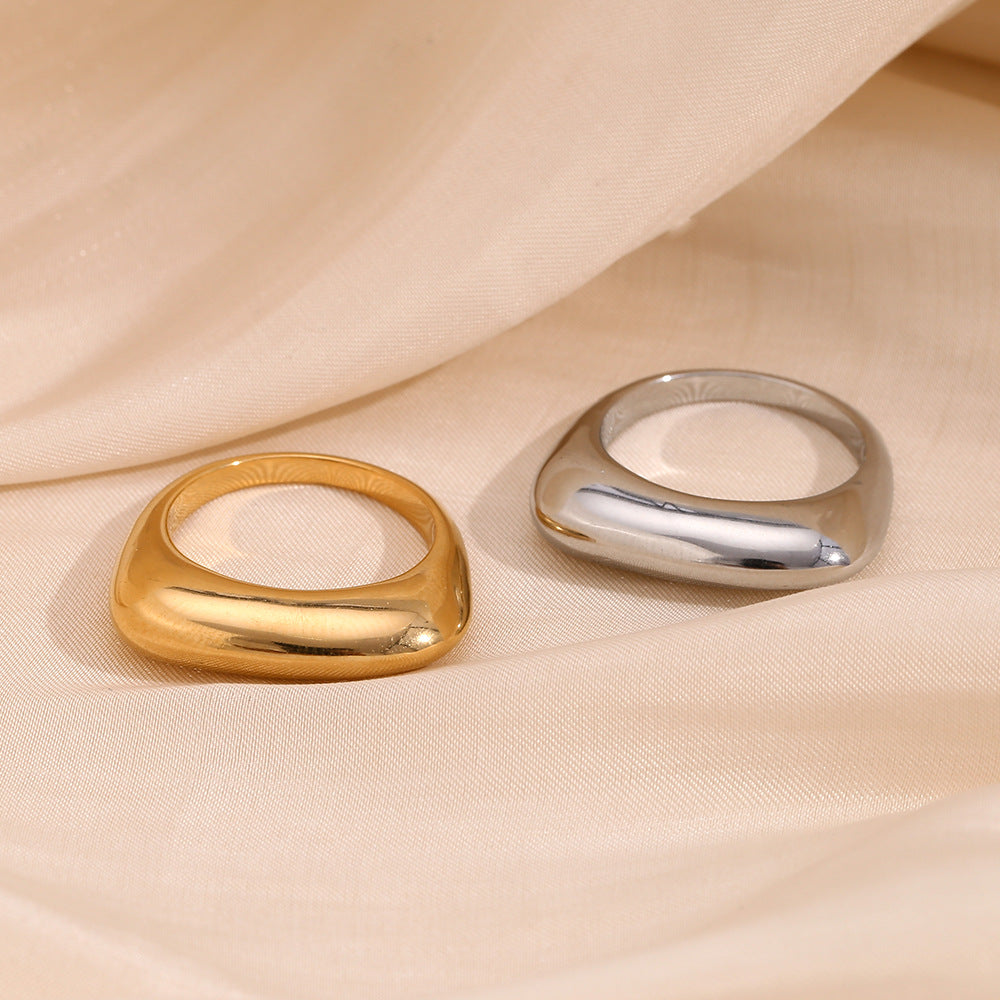 Anello Rettangolare Geometrico Minimalista Ed Elegante in Acciaio Inossidabile Placcato Oro 18K da Donna