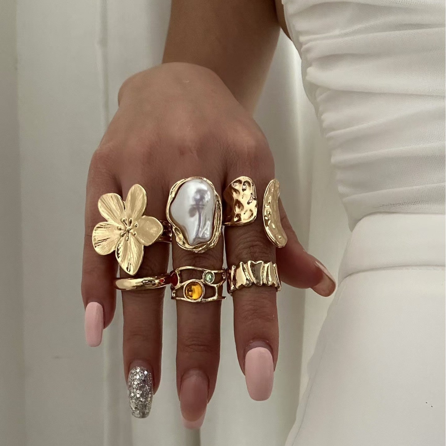 Vintage Gold Plated Alloy Floral Baroque Pearl Ring