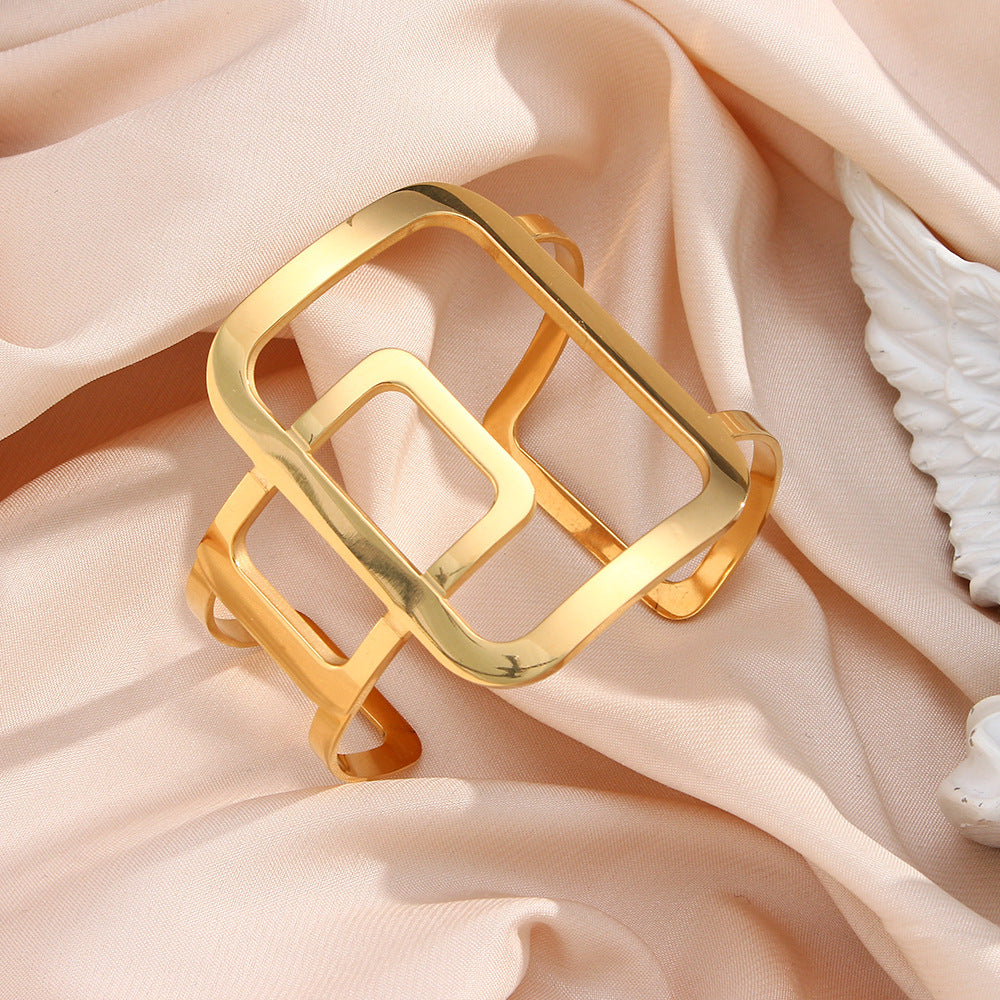 Fashionable Geometric Open Bangle Bracelet in Stainless Steel with 18K Gold Plating