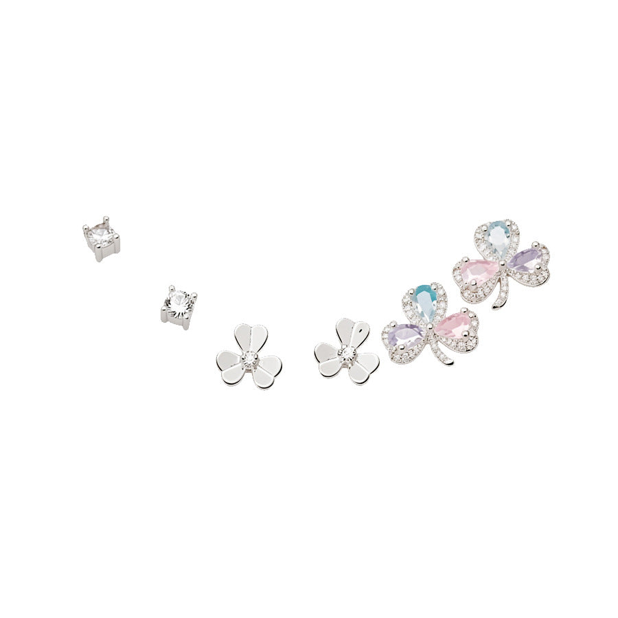 Orecchini a perno da donna minimalisti ed eleganti con fiori, perle e zirconi, con perni in acciaio inossidabile e finitura di lusso