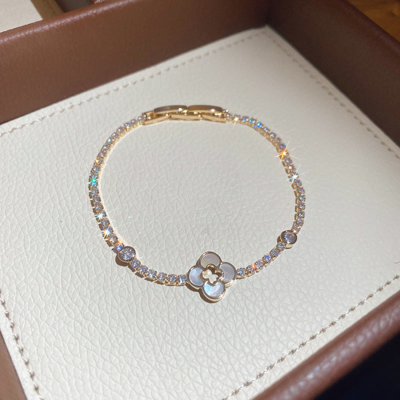 Luxury Elegant Geometric Round Cubic Zirconia Inlaid Brass Bracelet for Women