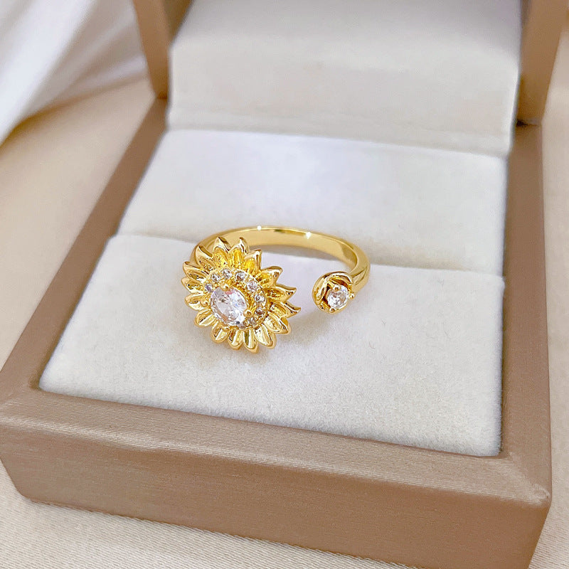 Anello regolabile di lusso a motivo floreale interamente in strass, in ottone con finitura placcata, da donna