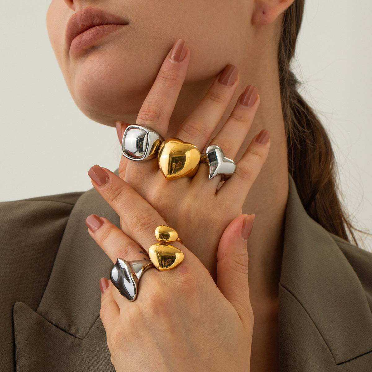 Fashionable 18K Gold Plated Stainless Steel Geometric Ball Ring for Women