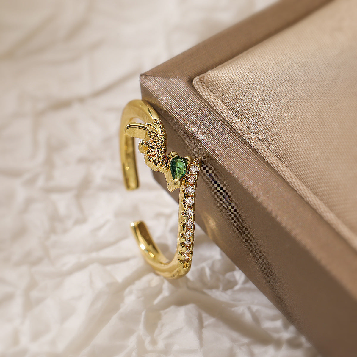 Minimalist Geometric Open Ring for Women with Gold Plating and Zircon Inlay in Copper Base
