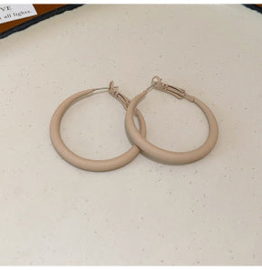 Orecchini a cerchio geometrici rotondi minimalisti da donna con base in rame placcato oro e perni in argento sterling 925, gioielli eleganti di lusso adatti all'ufficio