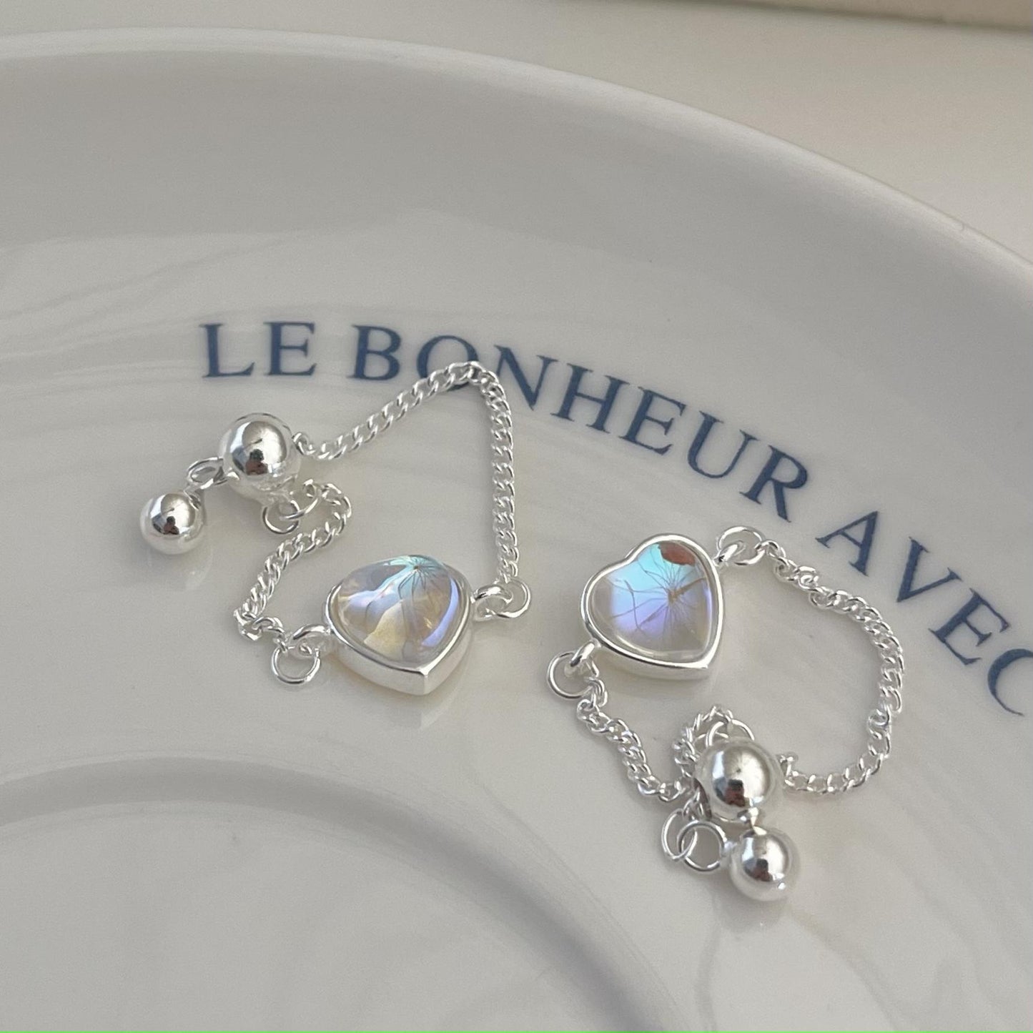 Anillo minimalista de plata de ley 925 con forma de corazón e incrustaciones de diamantes de imitación AB para mujer