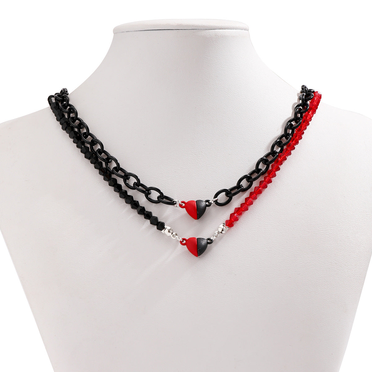 Minimalist Magnetic Heart-Shaped Pendant Necklace for Women with Electroplated Metal O-Chain and Geometric Accents