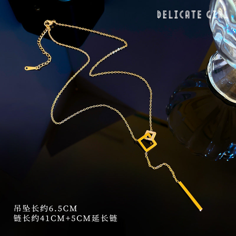 Collana con pendente geometrico minimalista in acciaio al titanio placcato per donna