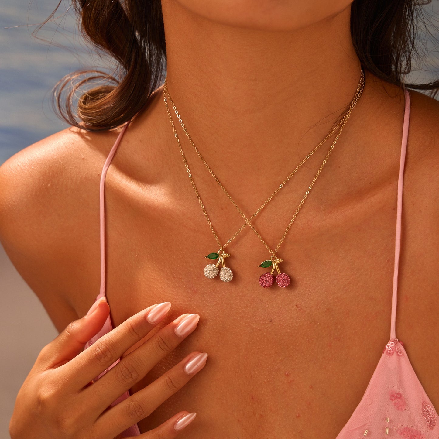 Collana con ciondolo a forma di ciliegia alla moda in acciaio inossidabile placcato oro 18 carati da donna, catena clavicola minimalista