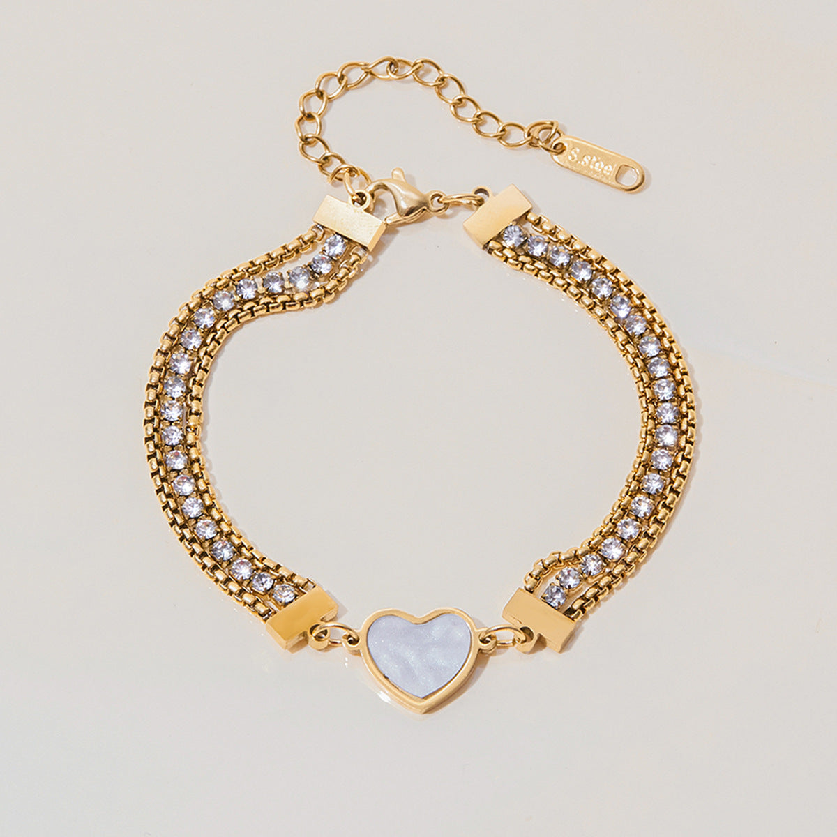 Elegante Bracciale Placcato in Acciaio Inossidabile a Forma di Cuore per Donne con Dettagli in Strass Gioielli di Lusso