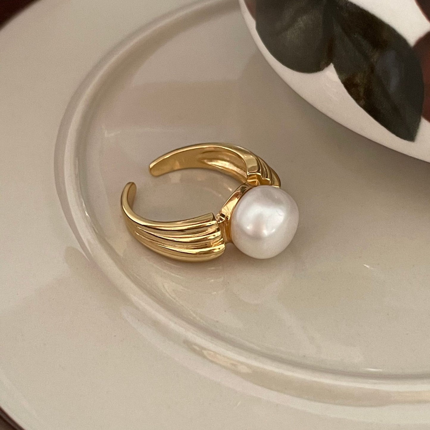 Anello Minimalista a Cuore in Argento Sterling 925 con Accenti Geometrici da Donna
