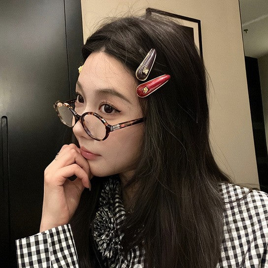 Elegant Minimalist Metal Duckbill Hair Clip with Teardrop Shape for Women, Plated Finish, Versatile Everyday Hair Accessory