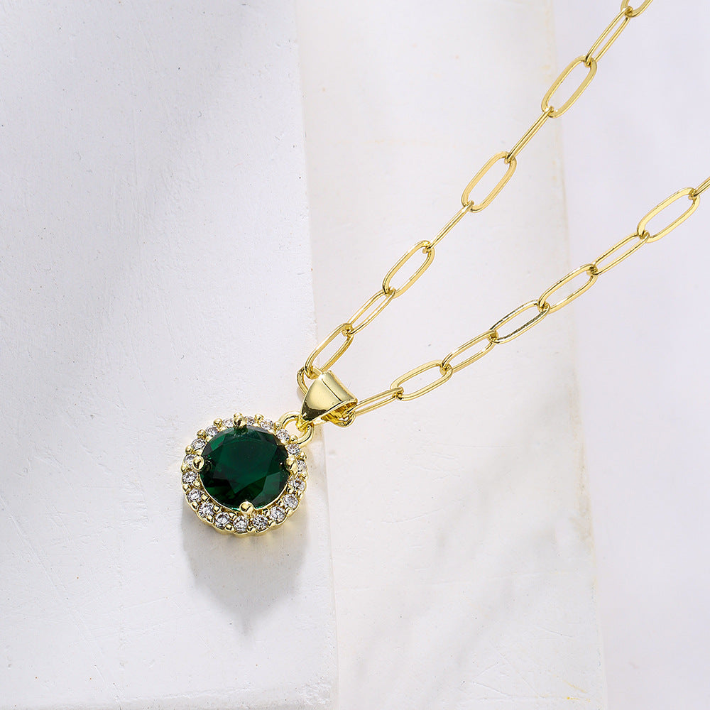 Collana con ciondolo geometrico minimalista da donna in ottone con placcatura in oro 18 carati e intarsio di zirconi