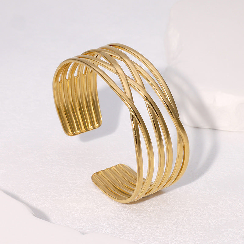 Minimalist Geometric Cold-Tone Bracelet with Heart and Floral Motifs in Gold-Plated Stainless Steel for Women