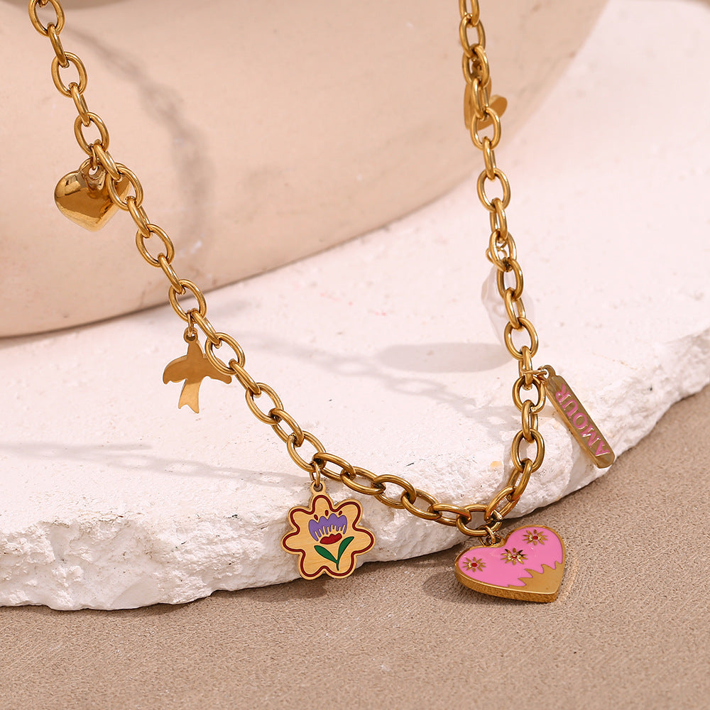 Collana da donna alla moda con ciondolo a cuore in smalto, in acciaio inossidabile placcato oro 18 carati
