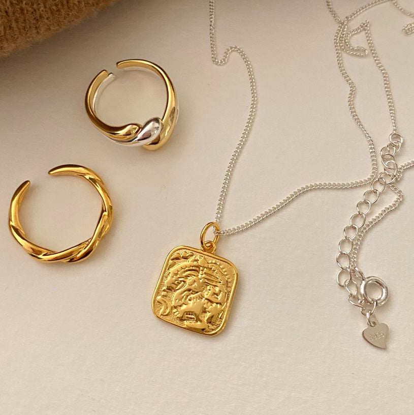 Collana con pendente a numero quadrato minimalista in argento sterling 925 con accenti in oro e argento su catena a sfere