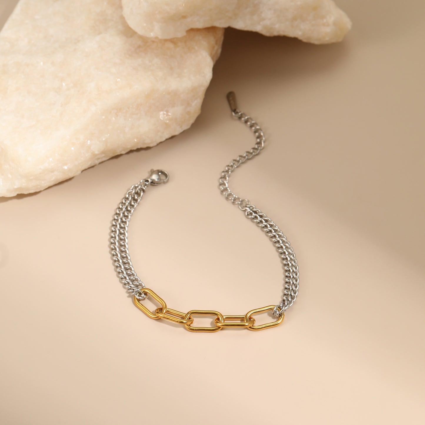 Collar de acero inoxidable con diseño geométrico y cadena chapada en oro y plata para mujer
