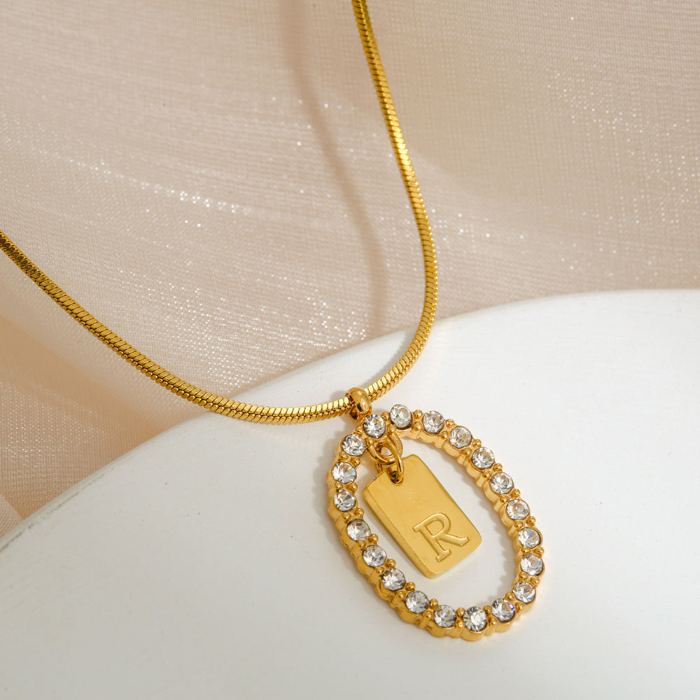 Collana da donna con ciondolo a lettera in acciaio inossidabile, minimalista, con strass, su catena snake