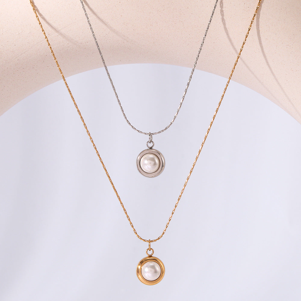 Collana Minimalista a Cuore in Acciaio Inossidabile con Accento di Perla e Finitura Placcata Sottovuoto 18K, Ciondolo a Catena O per Donna