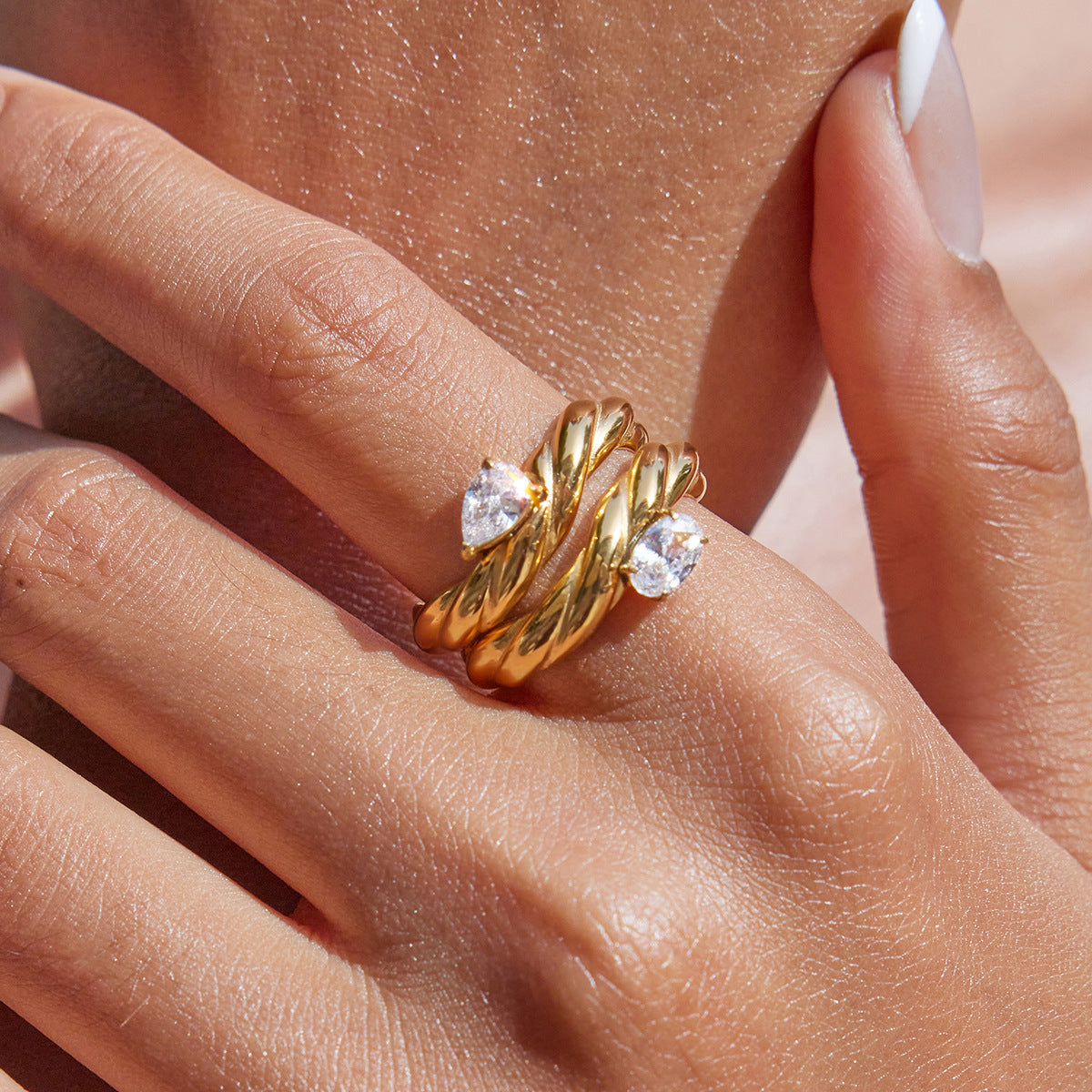 Anello geometrico in acciaio al titanio con intarsio in zircone placcato da donna, gioielli minimalisti alla moda