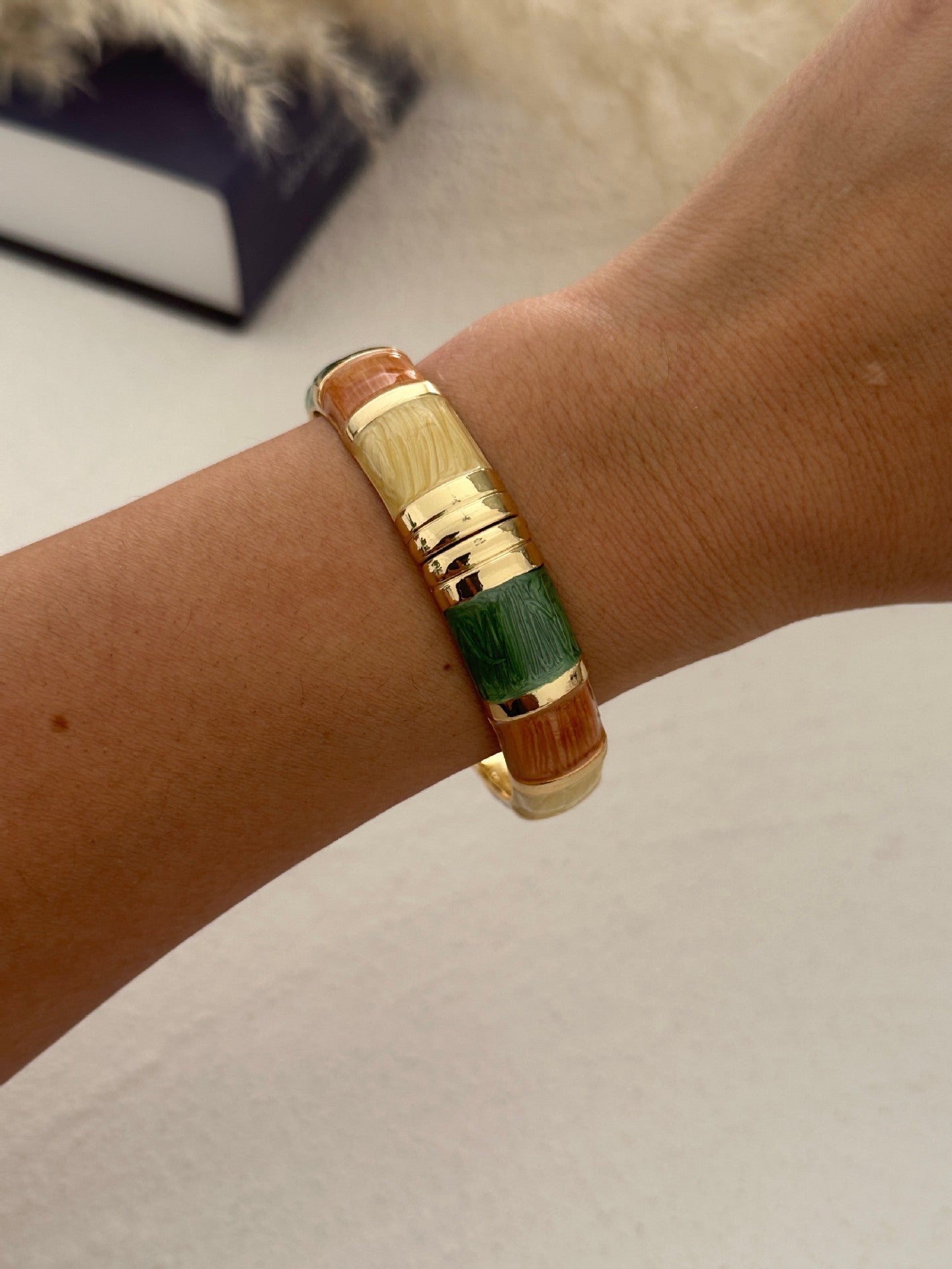 Bracciale a Polsino Aperto Ovale Rotondo Geometrico in Smalto ad Olio Gocciolante Colorato Minimalista Bohemien