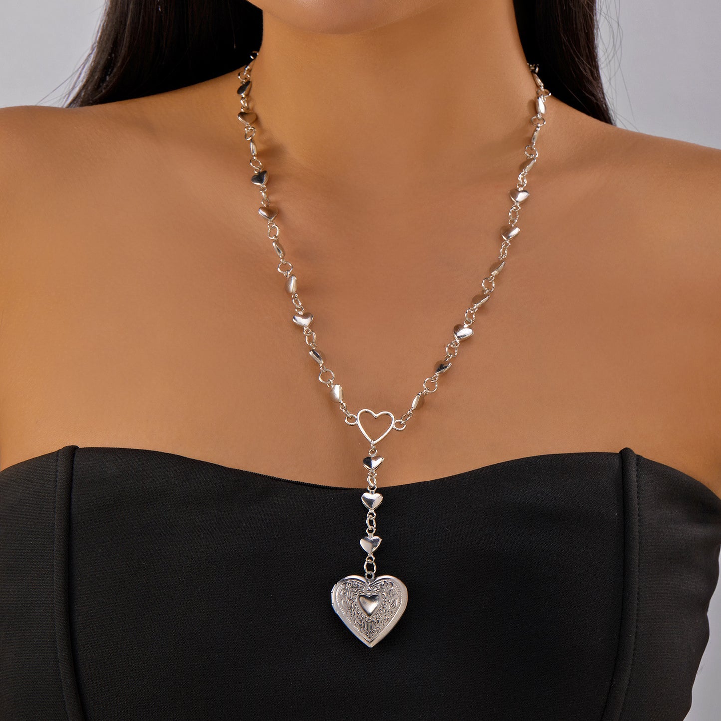 Minimalist Luxury Geometric Heart Alloy Plated Pendant Necklace for Women