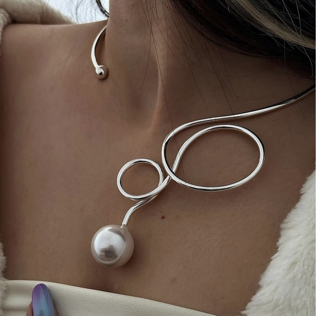 Collana girocollo da donna punk con fiocco, a goccia e perle finte