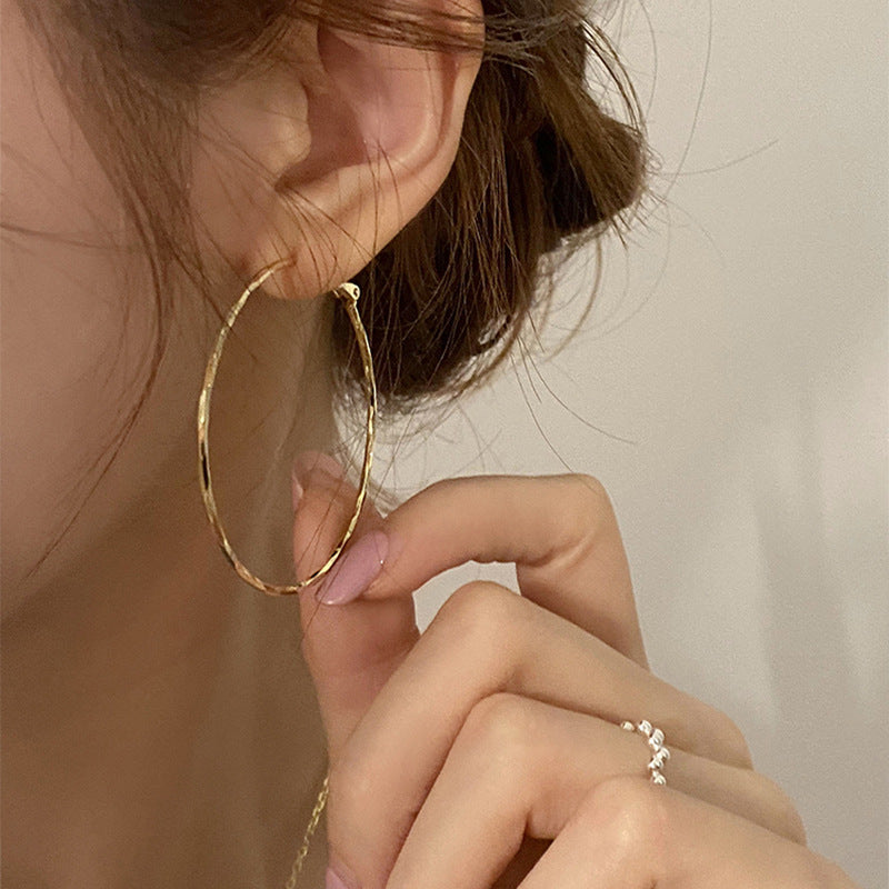 Pendientes de aro grandes, geométricos, minimalistas y elegantes para mujer, en metal chapado con postes de plata de ley