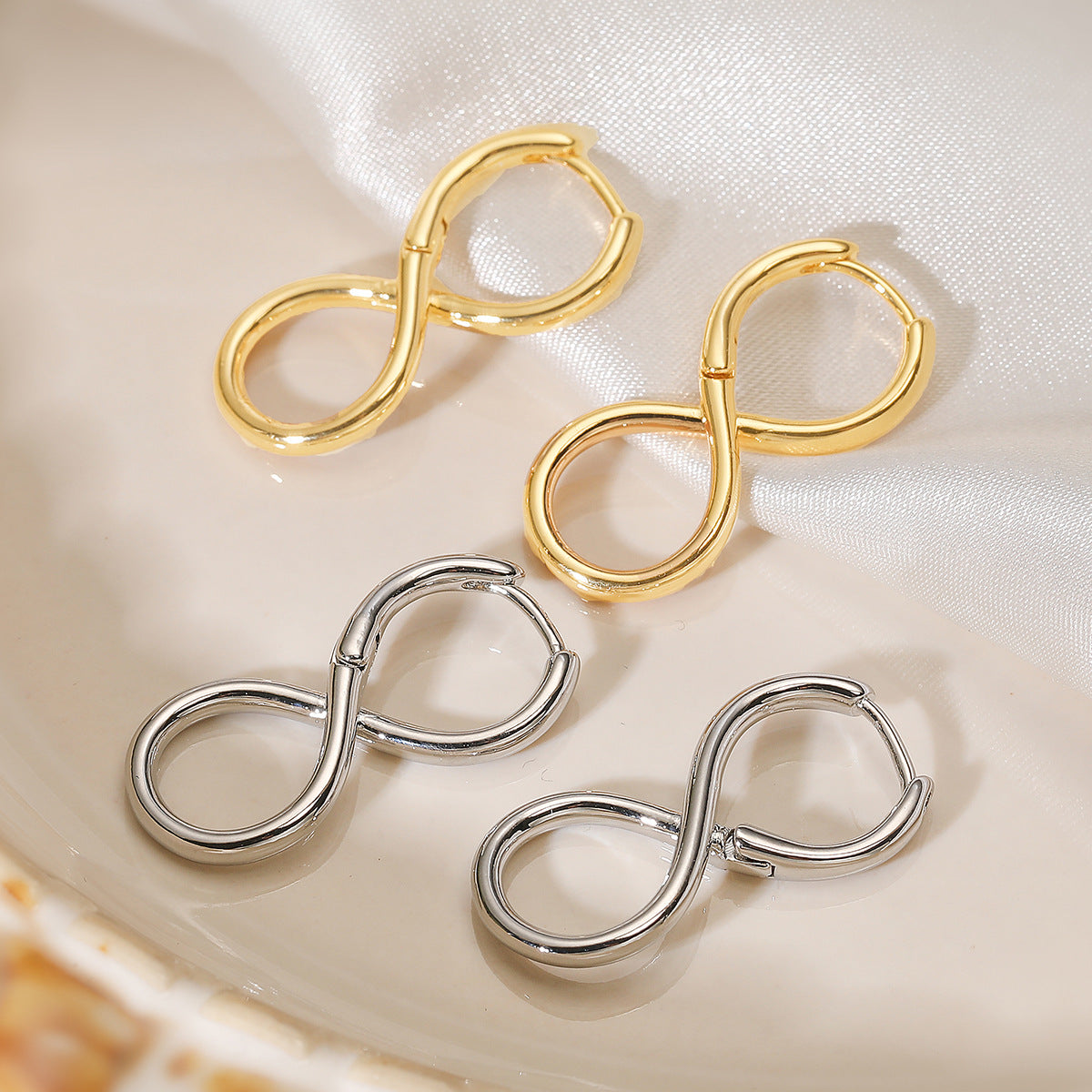 Orecchini da donna asimmetrici geometrici minimalisti in rame placcati oro 18K