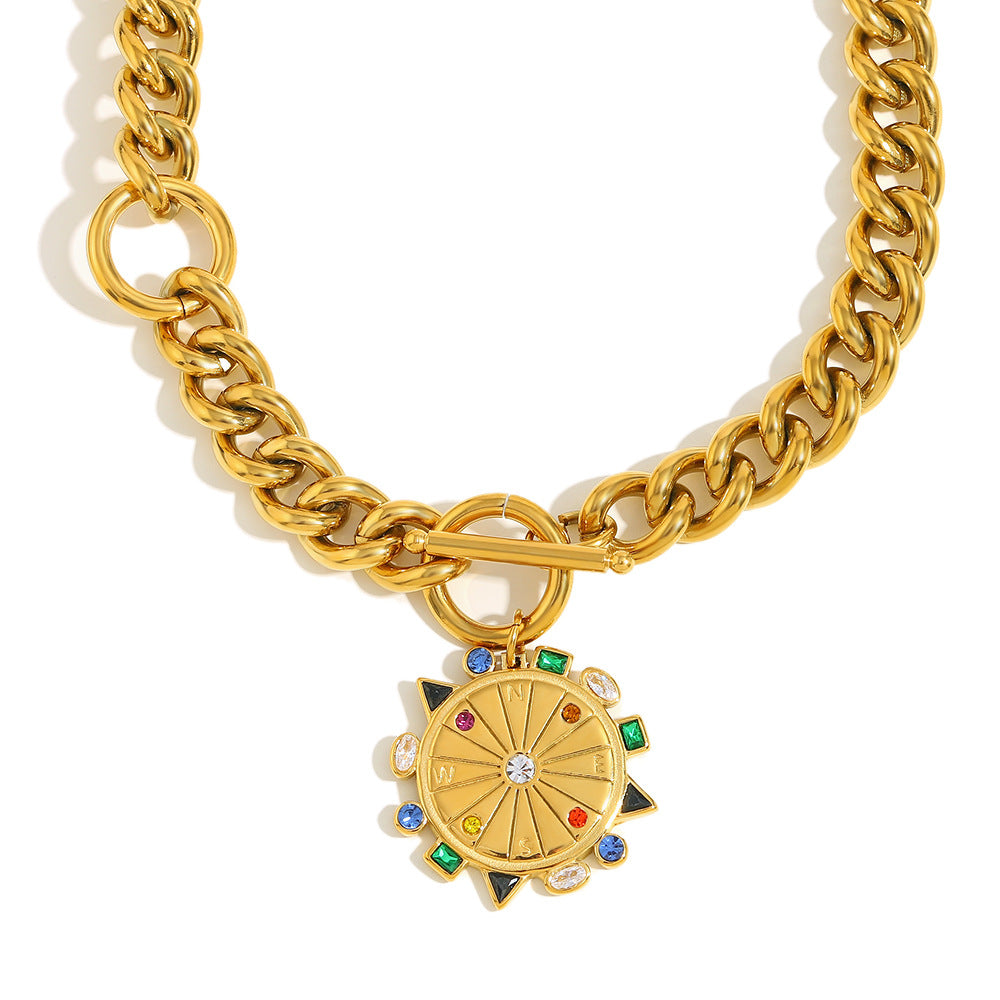 Collana con Pendente Bussola Geometrica di Tendenza in Acciaio Inossidabile con Placcatura Oro 18K per Donna