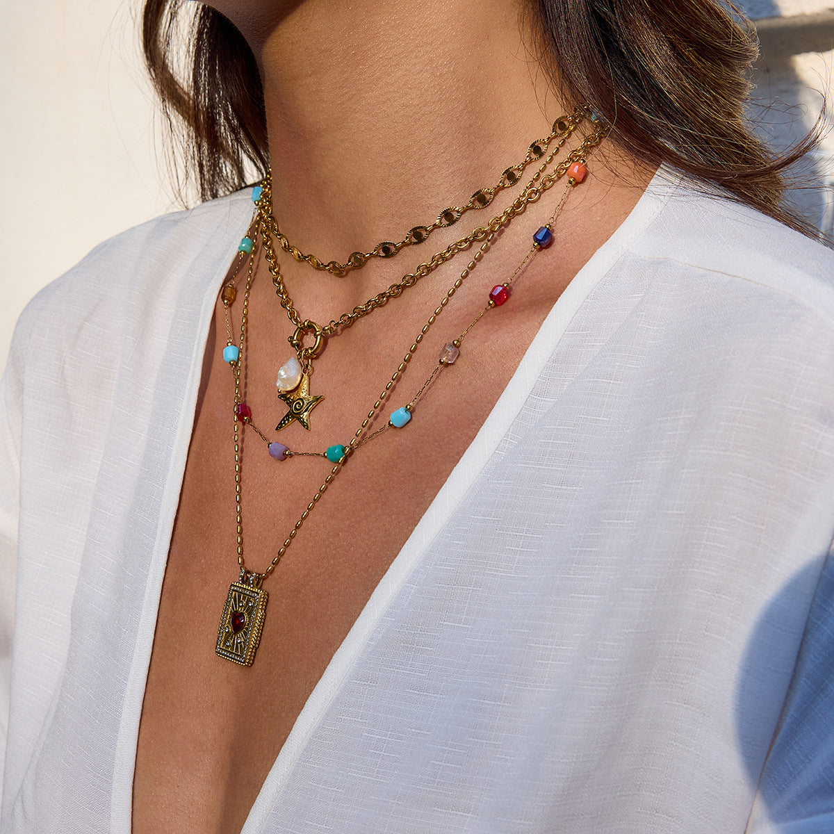 Elegante collana a pendente in acciaio inossidabile a forma di cuore con finitura placcata per donna, gioiello con catena a medaglione geometrico minimalista
