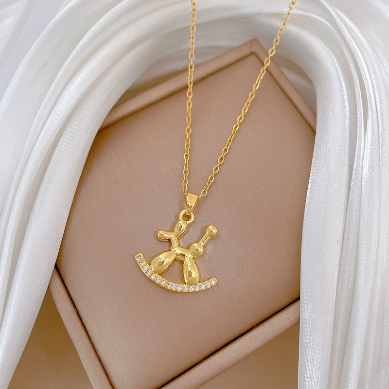 Collana con ciondolo a forma di cane geometrico in stile cartone animato in acciaio al titanio con intarsio di strass per donne e uomini, delicata catena clavicola