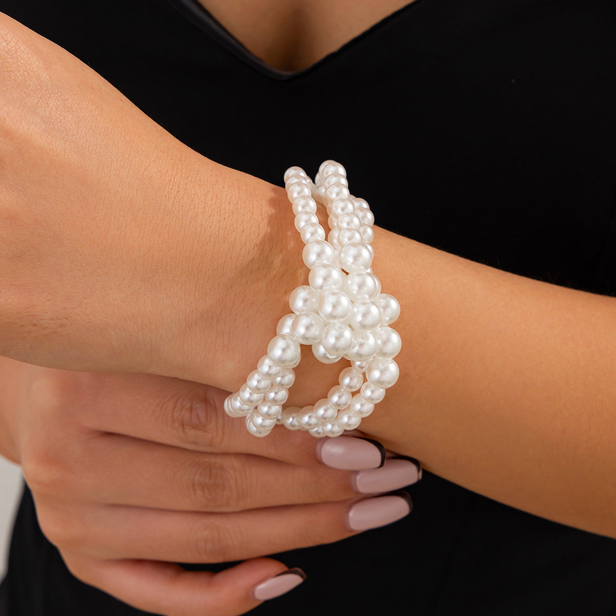 Collana da Donna Geometrica alla Moda Stile Perla Multi-Strato per Clavicole con Dettaglio Nodo e Nappe