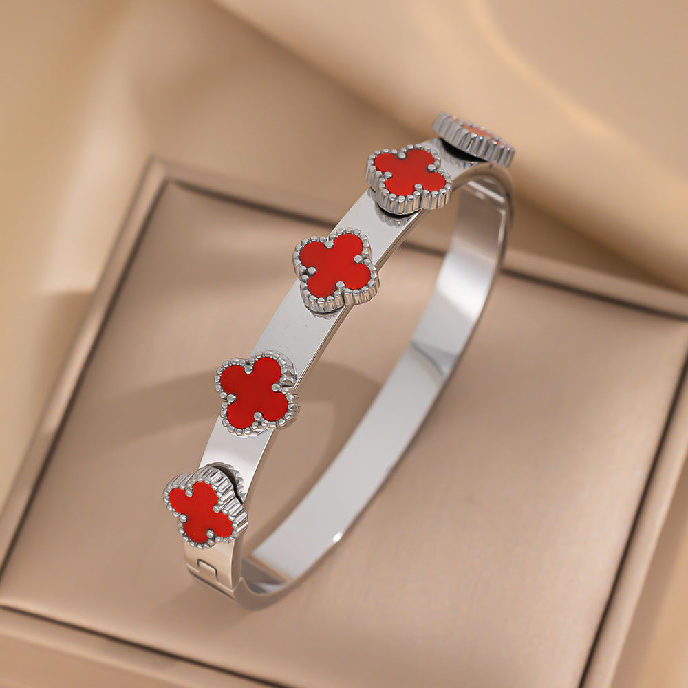 Elegante Bracciale da Donna in Acciaio Inossidabile a Forma di Trifoglio con Placcatura in Oro 18K, Ipoallergenico e Resistente allo Sbiadimento