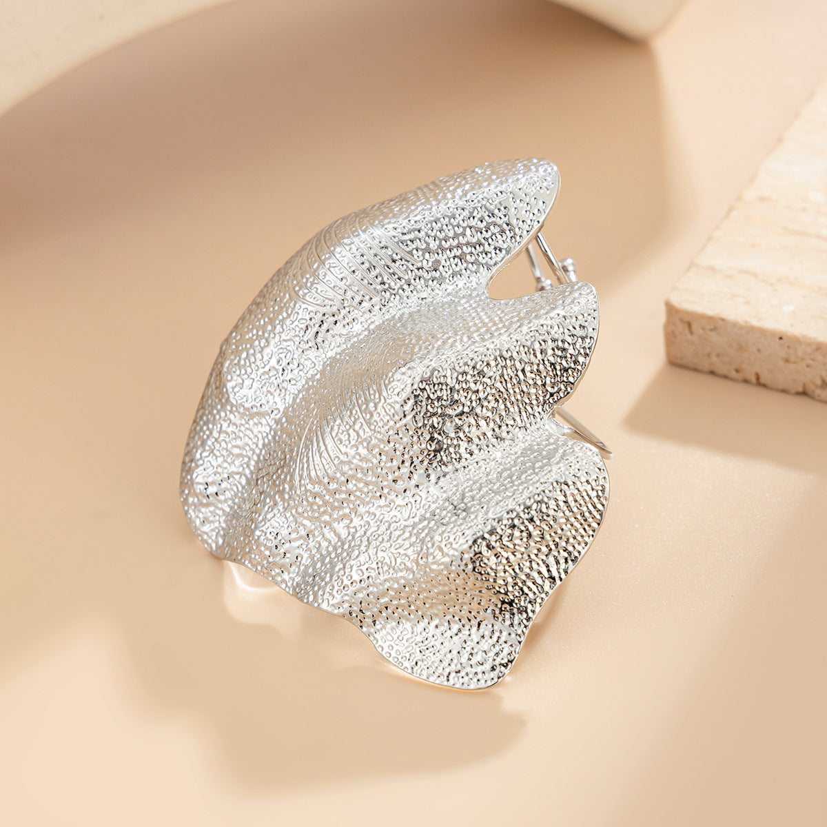 Exaggerated Geometric Polka Dot Zinc Alloy Plated Ring for Women
