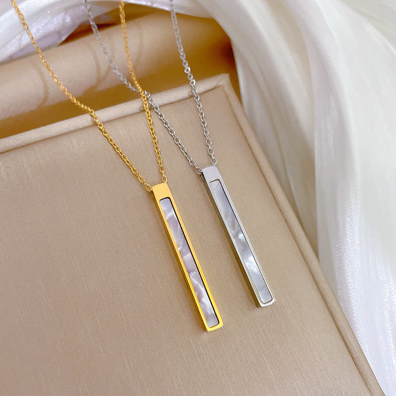 Collana con colletto geometrico minimalista in acciaio al titanio unisex con finitura placcata