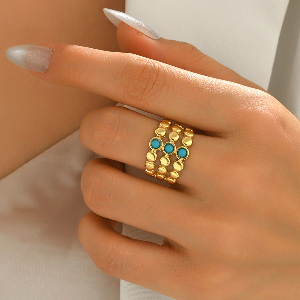 Anillo abierto geométrico minimalista para mujer en aleación de zinc con acabado chapado e incrustación de turquesa