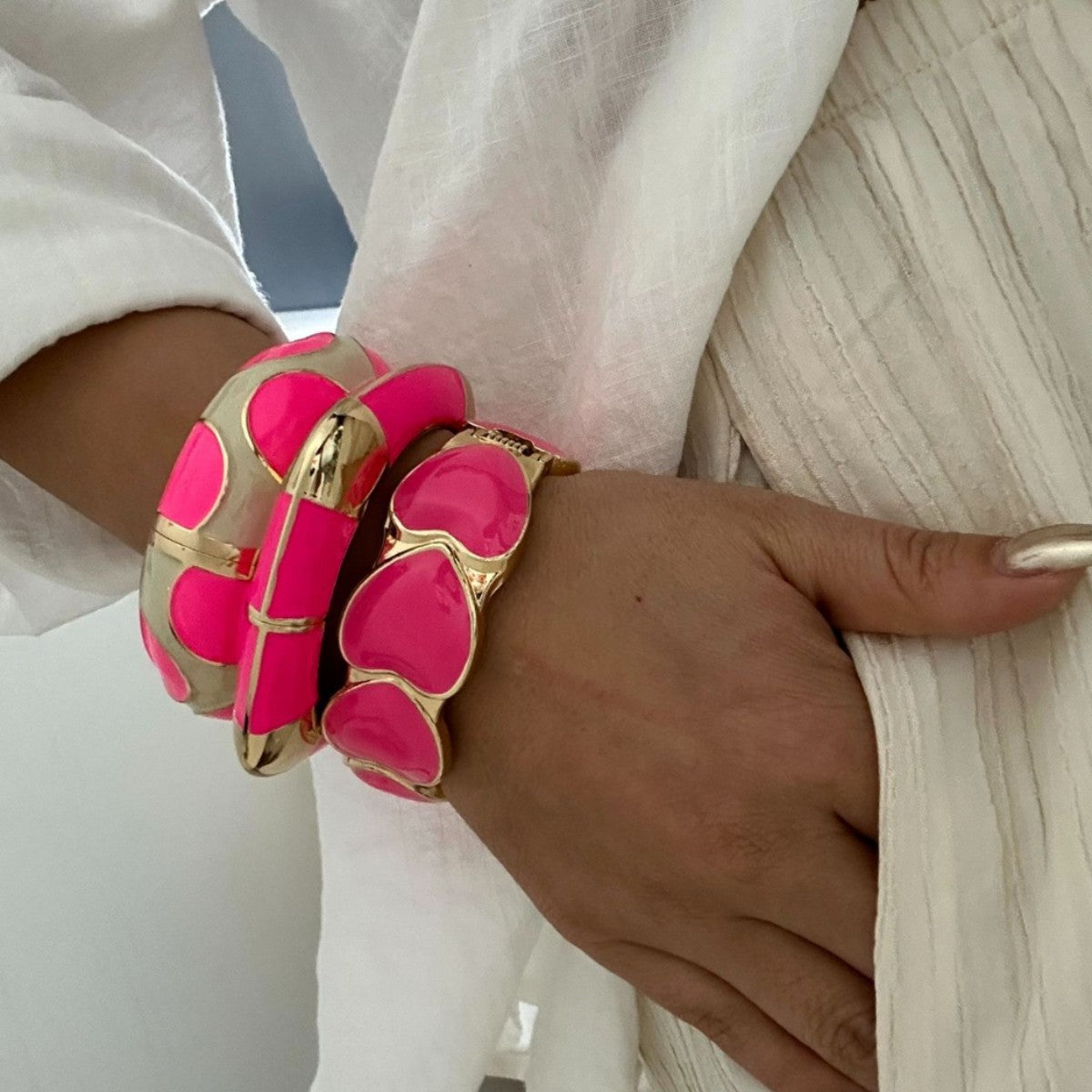 Pulsera redonda geométrica de aleación chapada en esmalte rosa, de lujo para negocios