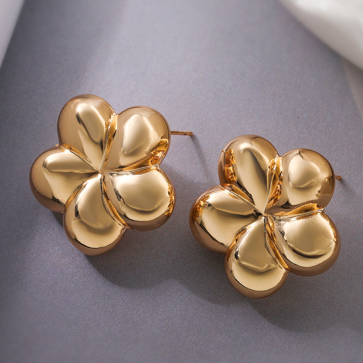 Luxury 18K Gold Plated Brass Geometric Floral Stud Earrings for Women