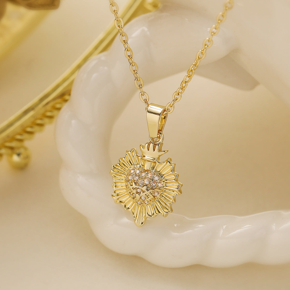 Collana Clavicola Minimalista Geometrica da Donna con Base in Rame Placcata in Oro Vero e Intarsio di Zirconi